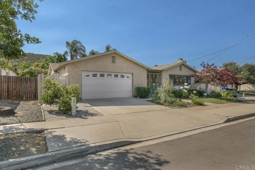 https://cdn.realtyfeed.com/cdn/127/306470150/368cad48feb06ecc988da87257eb06c9.webp