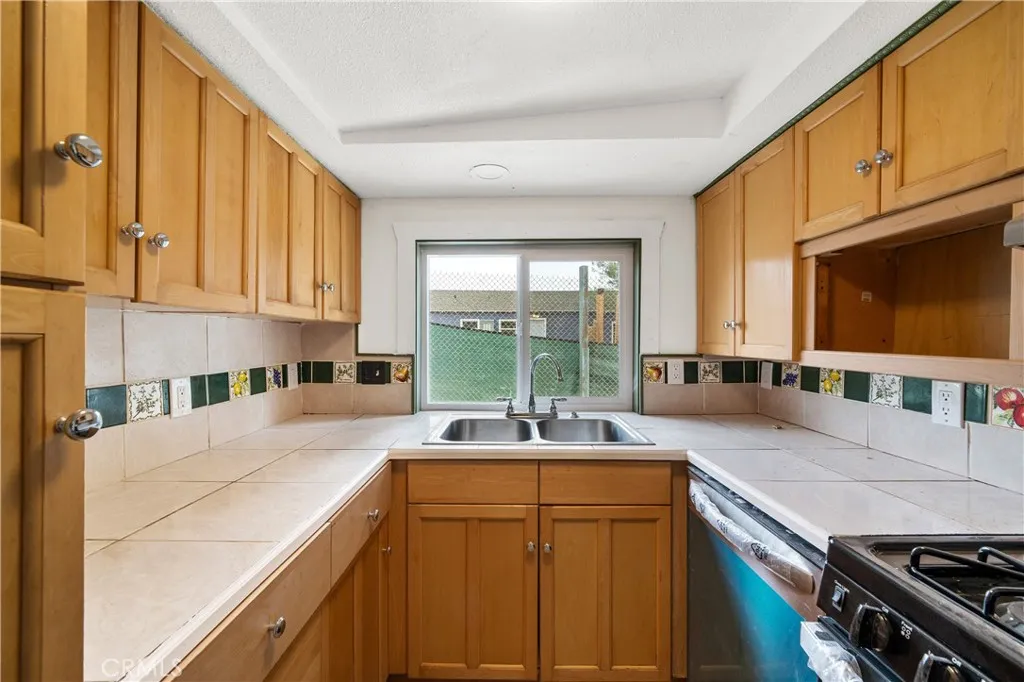 https://cdn.realtyfeed.com/cdn/127/306470305/11fa486177edd20b7e1010afc1cfb5a6.webp
