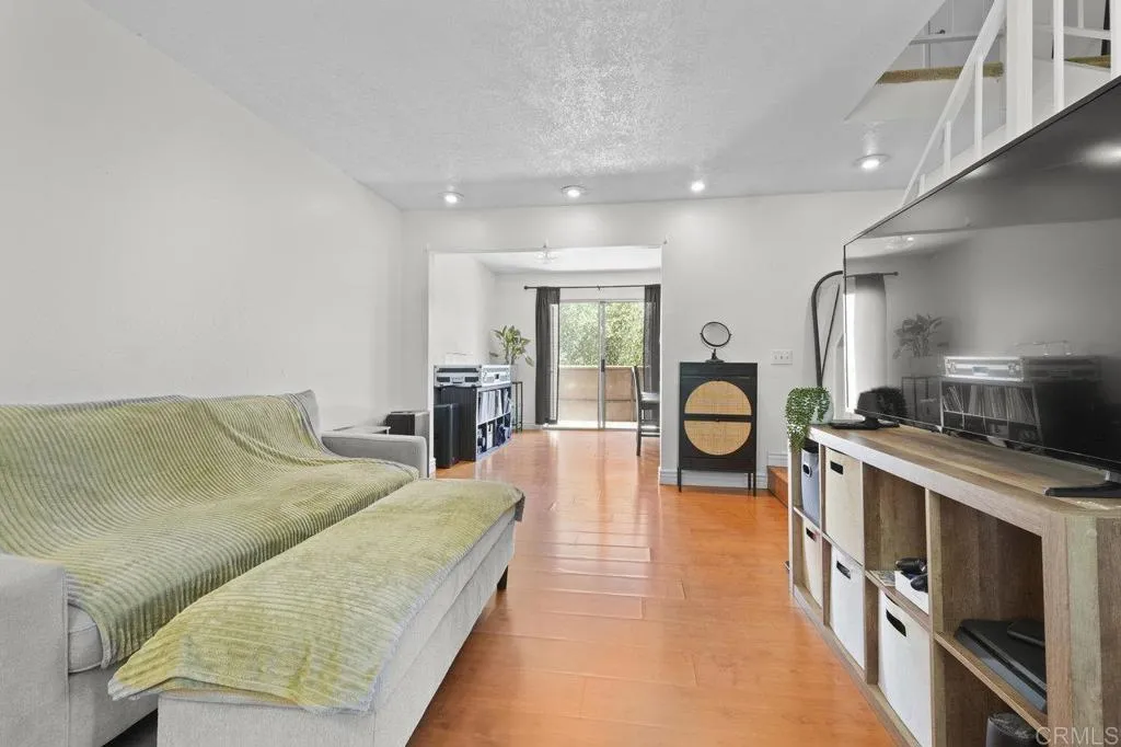 Photo #4: PTP2504556 Listing 
