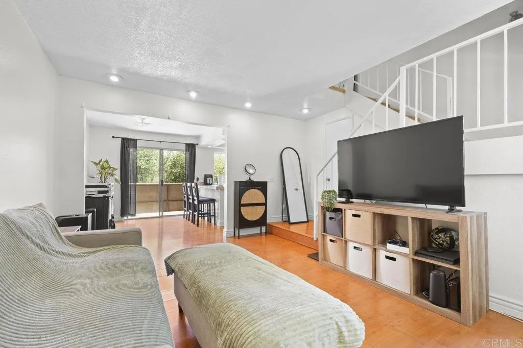 Photo #5: PTP2504556 Listing 