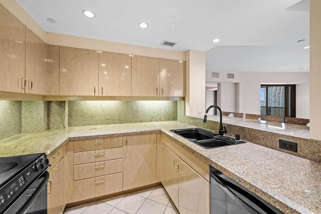 Photo #6: NDP2505987 Listing 