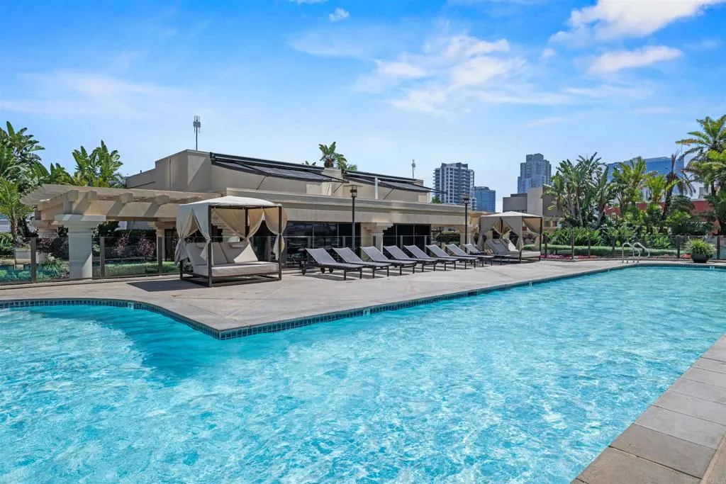 https://cdn.realtyfeed.com/cdn/127/306470410/f02d70cc33e1e98a176d3f6fc370c166.webp