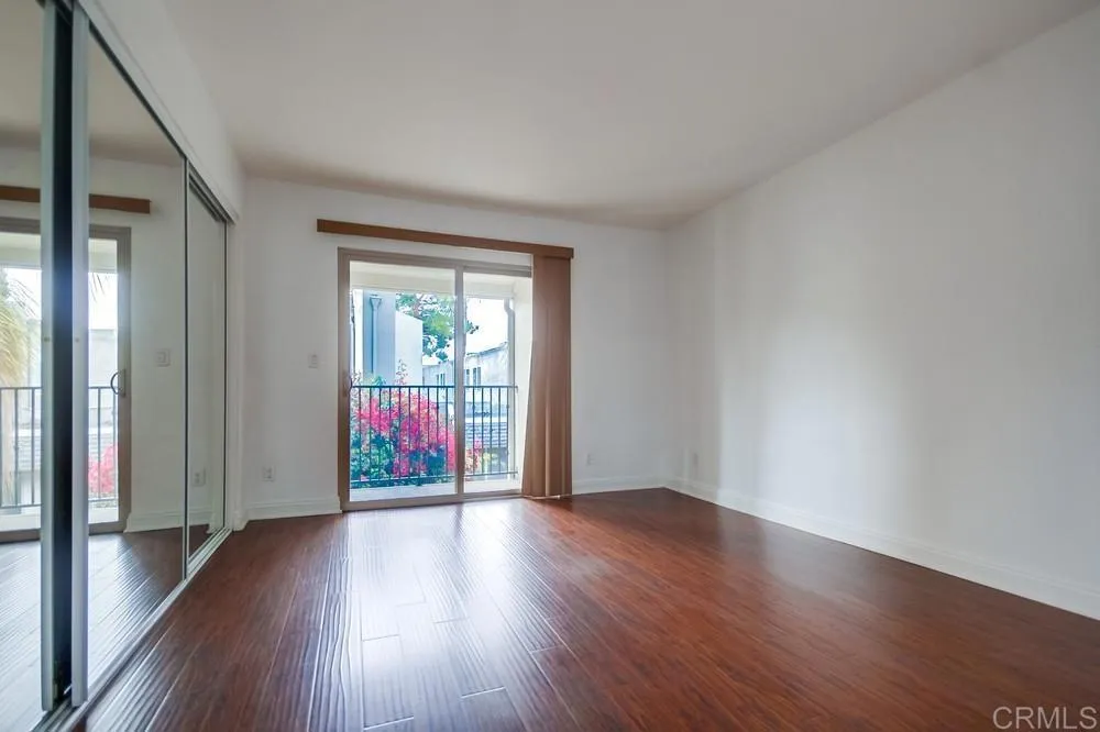 Photo #6: PTP2504560 Listing 