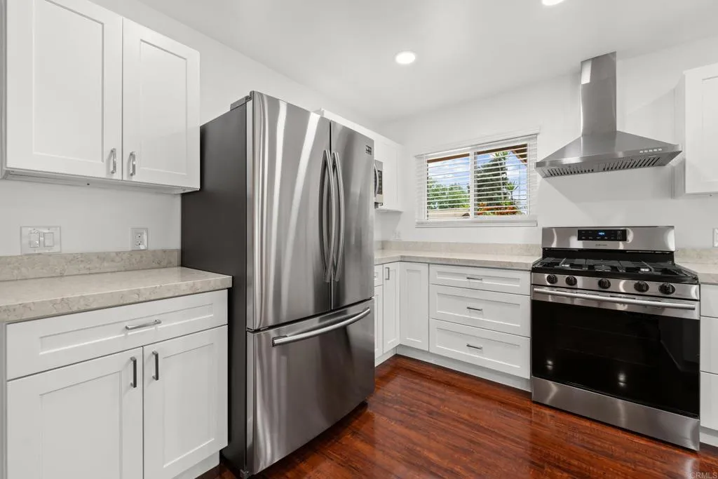 https://cdn.realtyfeed.com/cdn/127/306470516/1459f4b9cd78dfdf047e363126838193.webp