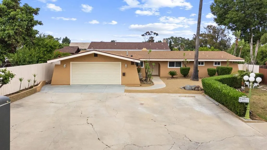 https://cdn.realtyfeed.com/cdn/127/306470516/85c29e5975b65d495e4974f23555d2c1.webp