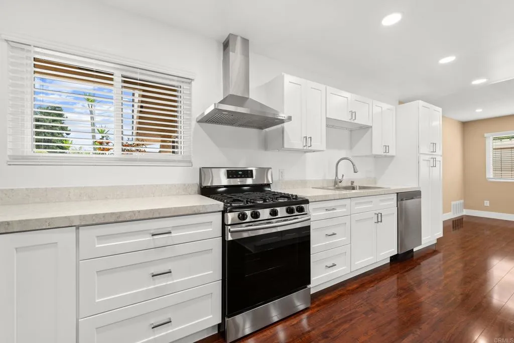 https://cdn.realtyfeed.com/cdn/127/306470516/8bdd9c1af8e931e8759365e88ddcb70d.webp