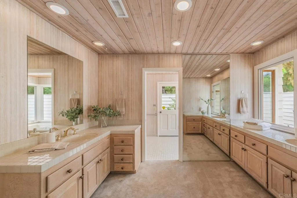 https://cdn.realtyfeed.com/cdn/127/306470579/22c60c971c9e9fd7a4325f3120a86c63.webp
