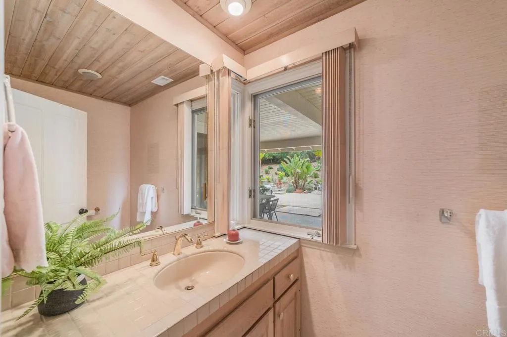 https://cdn.realtyfeed.com/cdn/127/306470579/ce62e4a3998185b3c8782eeb5385c179.webp