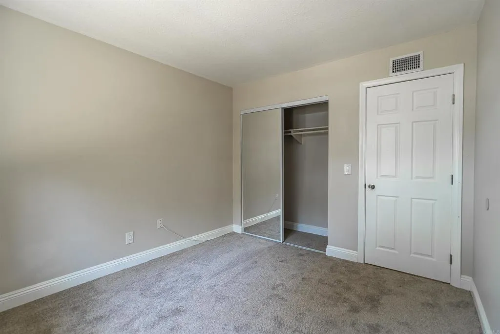 Photo #8: PTP2504566 Listing: Photo #8