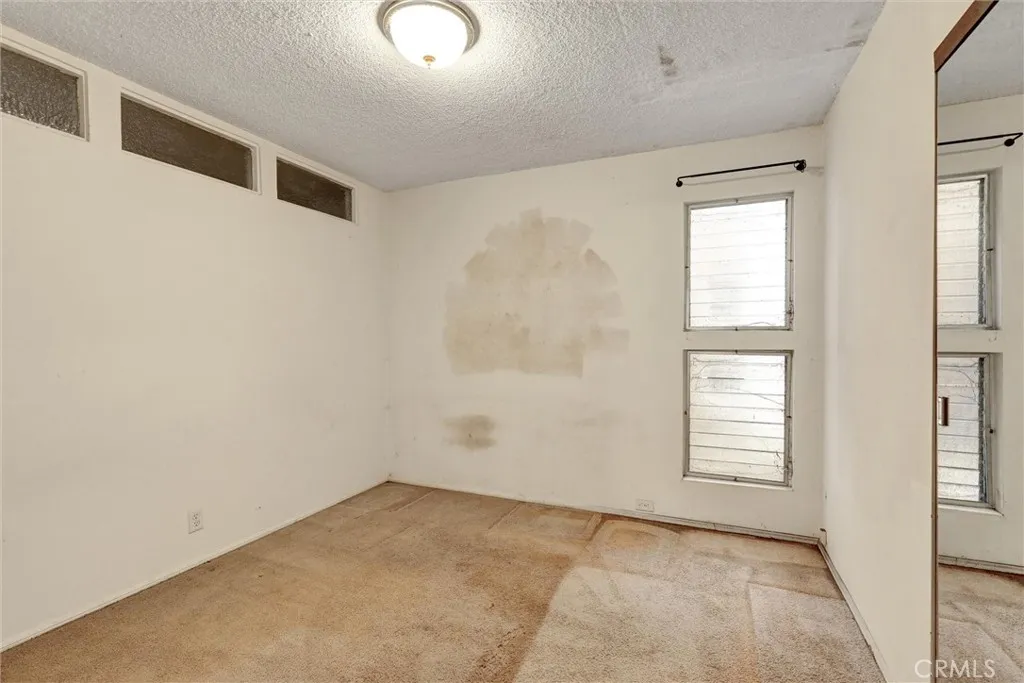 https://cdn.realtyfeed.com/cdn/127/306471031/0c6e4f9588297a9baf9a80200f285058.webp