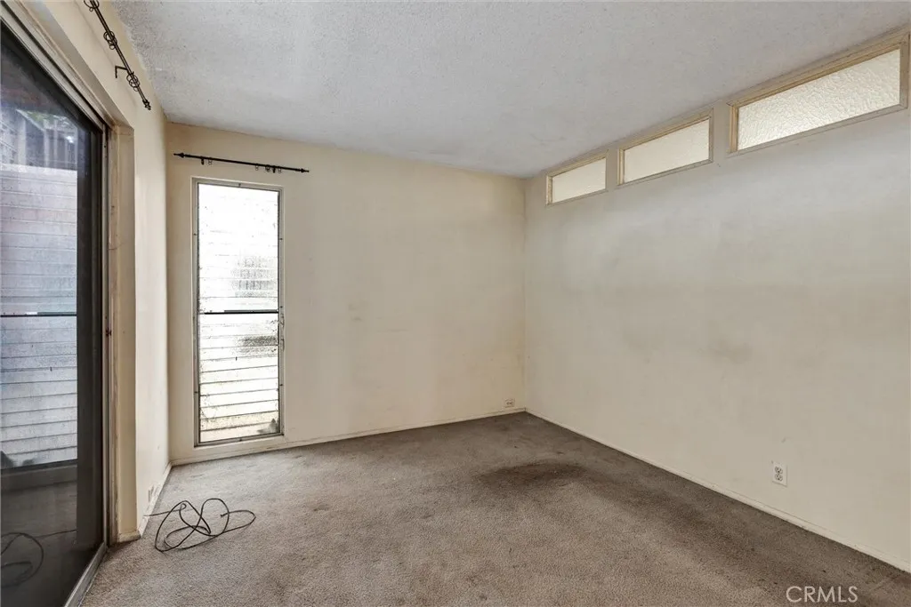 https://cdn.realtyfeed.com/cdn/127/306471031/38abd78101d6b7104092de454825cd6b.webp