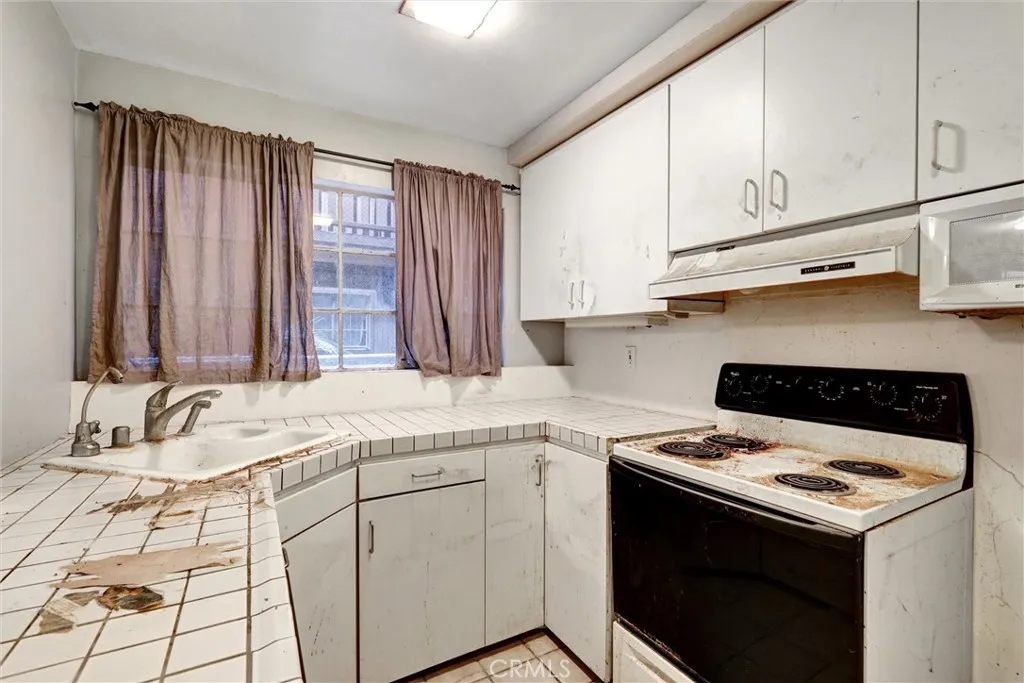 Photo #6: SB25134844 Listing 