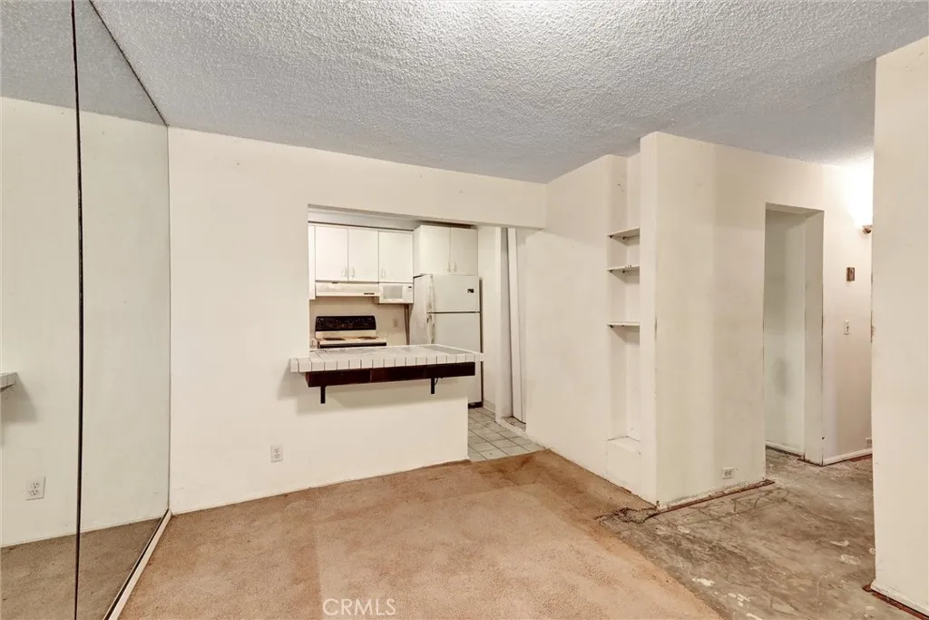 Photo #5: SB25134844 Listing 