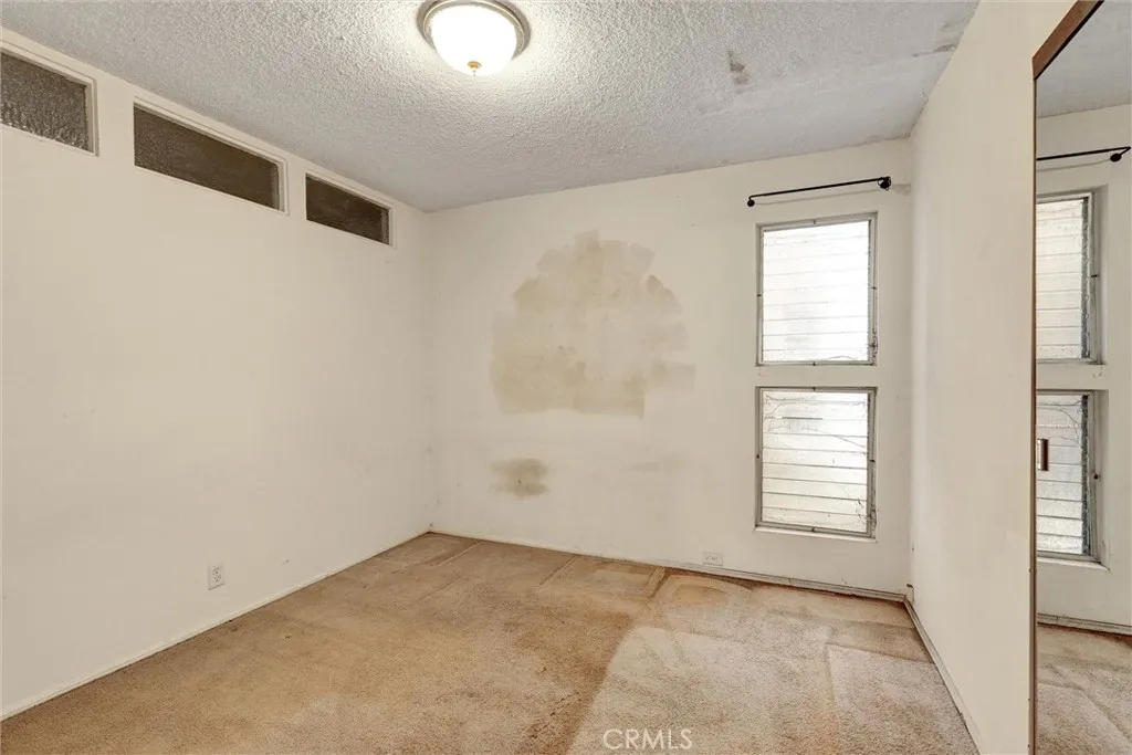 https://cdn.realtyfeed.com/cdn/127/306471031/6c8f766ead4b0be95399be5ce26b9af7.webp