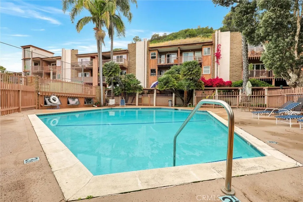 https://cdn.realtyfeed.com/cdn/127/306471031/bcafbed9cbbbde6bd9dccf28801c9313.webp