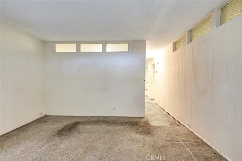 https://cdn.realtyfeed.com/cdn/127/306471031/dd8cb9970e209283331798745744c444.webp