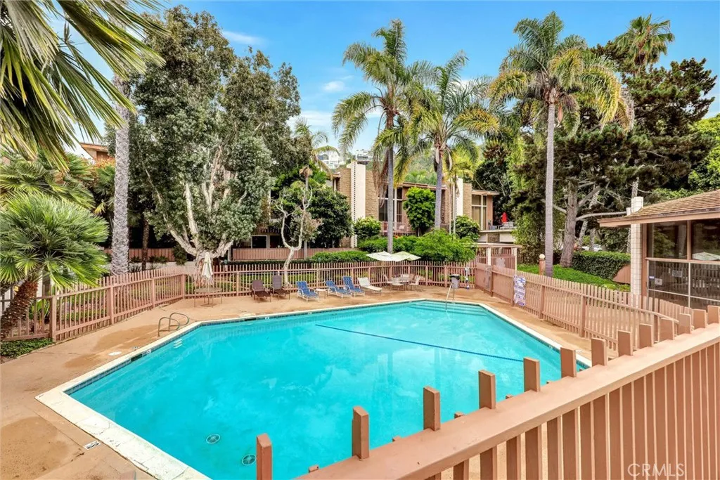 https://cdn.realtyfeed.com/cdn/127/306471031/eae6df1a9e025ff5a849e98e0618233b.webp