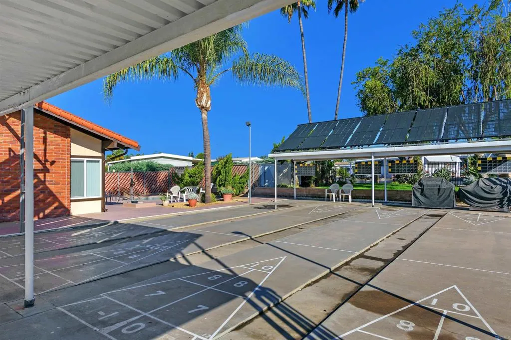 https://cdn.realtyfeed.com/cdn/127/306471042/84ace781408ec651268136e5acc07484.webp
