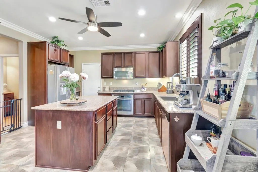 https://cdn.realtyfeed.com/cdn/127/306471057/688aa3b6c61ca8c16367a1aa92d780bf.webp