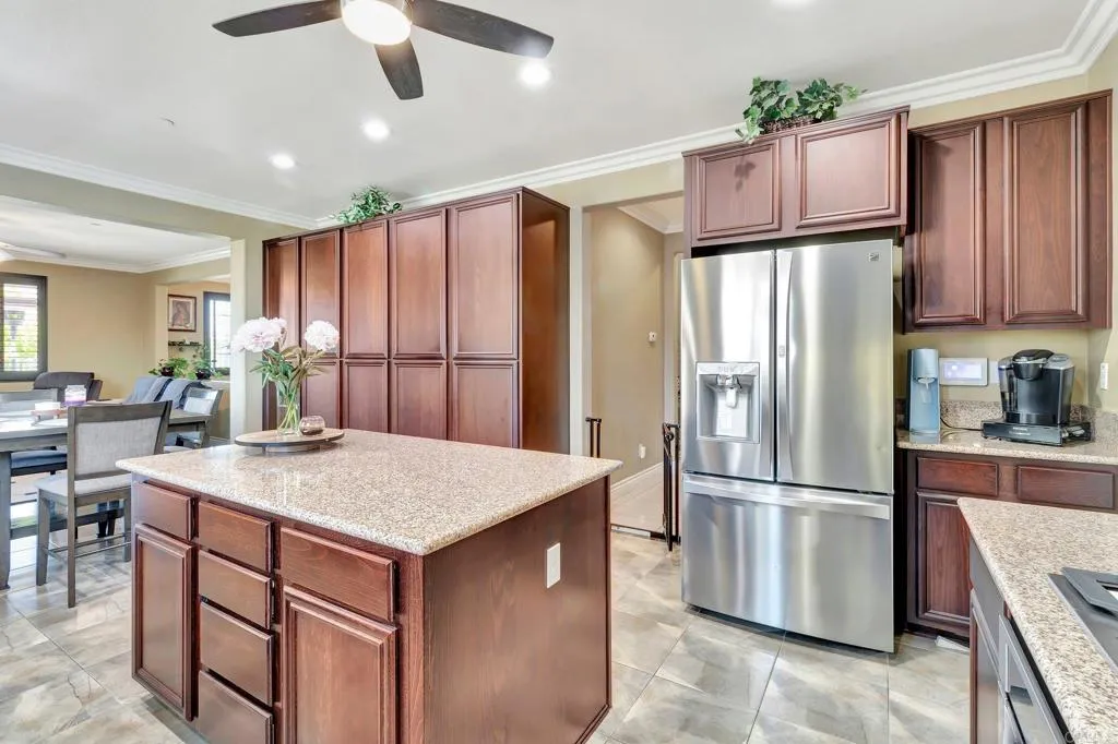 https://cdn.realtyfeed.com/cdn/127/306471057/826c93ee2cb72456bb1b0869fac506dc.webp