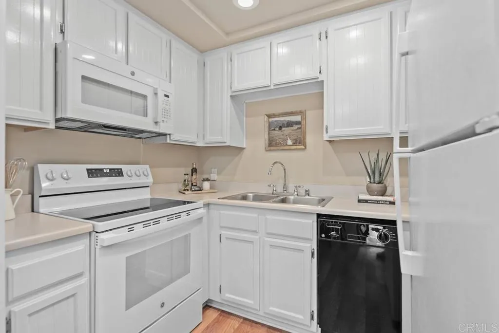 https://cdn.realtyfeed.com/cdn/127/306471095/786c04c75998bf02680ad40060e565b1.webp
