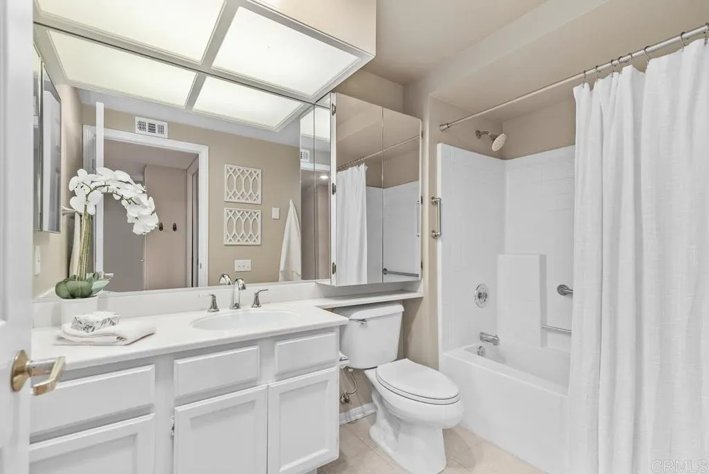 https://cdn.realtyfeed.com/cdn/127/306471095/794c8e099aa791f872b47790762541d5.webp