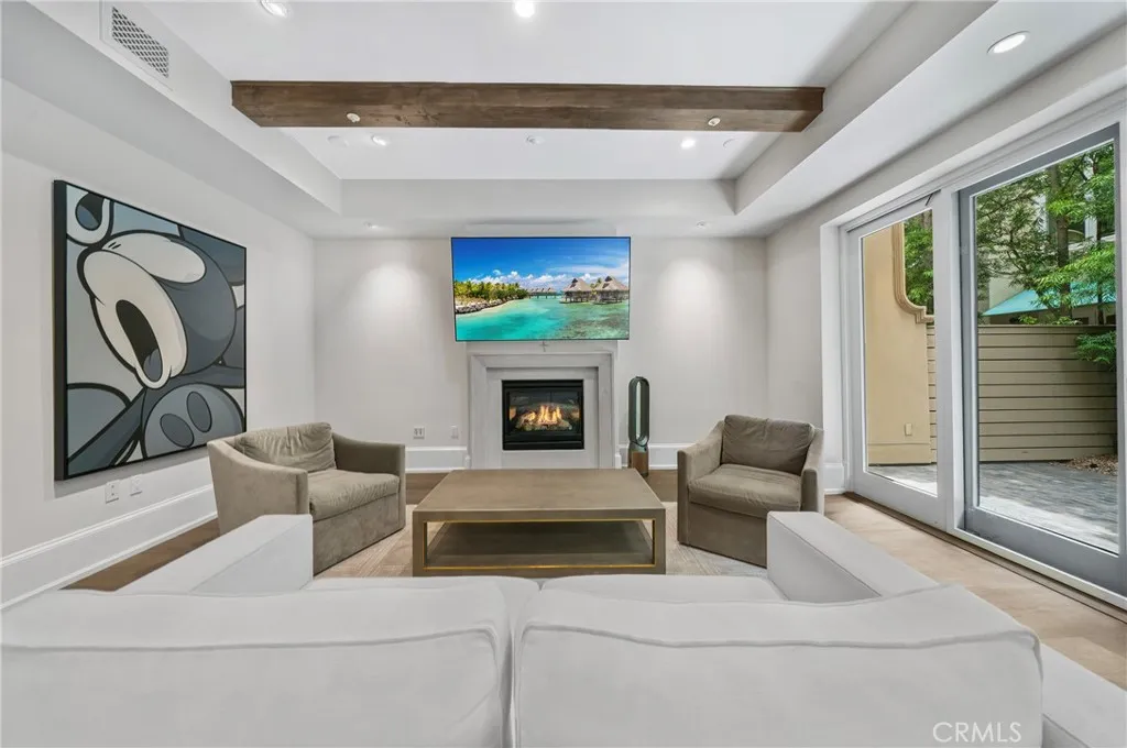 823 Bundy Drive UNIT 110, Los Angeles, CA, 90049