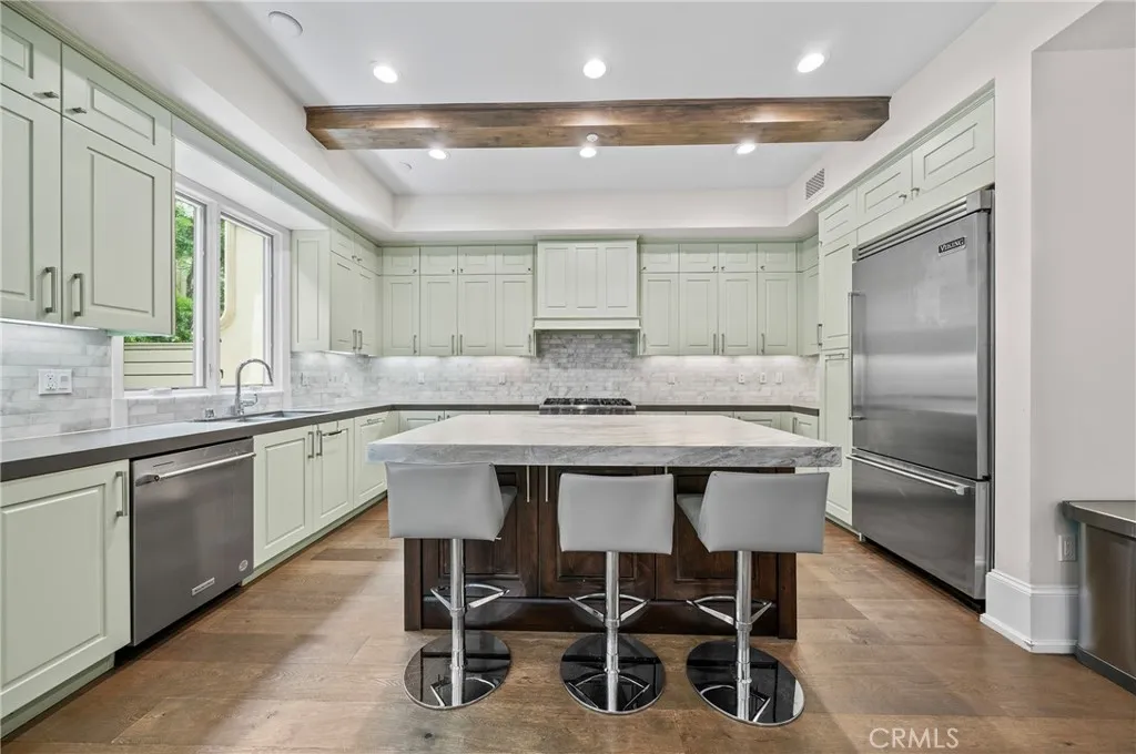 823 Bundy Drive UNIT 110, Los Angeles, CA, 90049