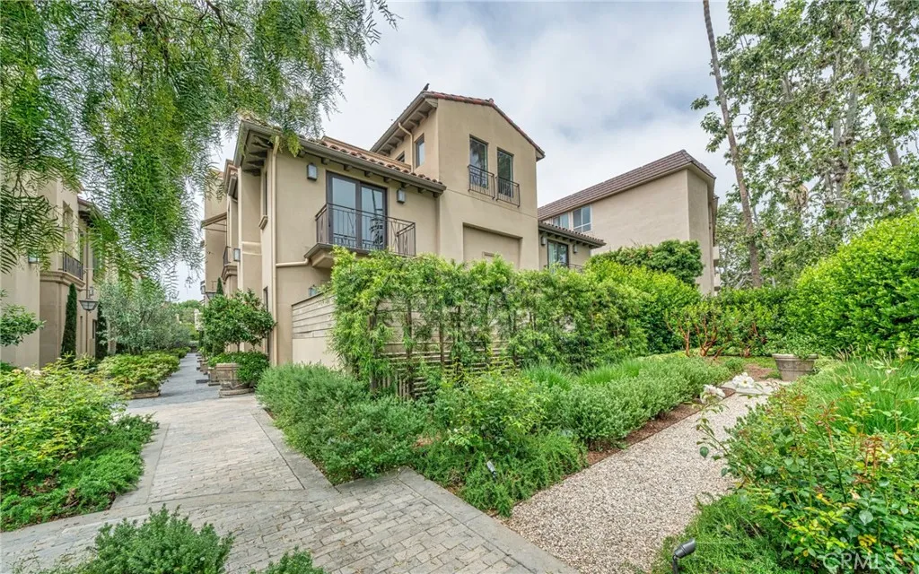 823 Bundy Drive UNIT 110, Los Angeles, CA, 90049