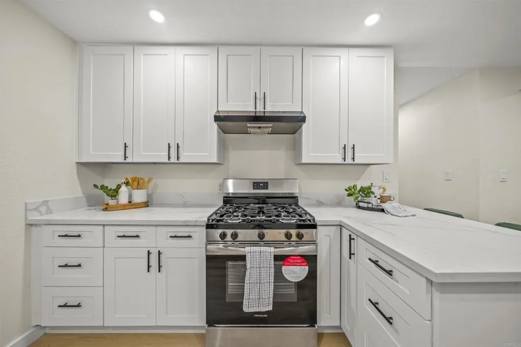https://cdn.realtyfeed.com/cdn/127/306471211/081663fcbcc99367d295bca947a123ff.webp