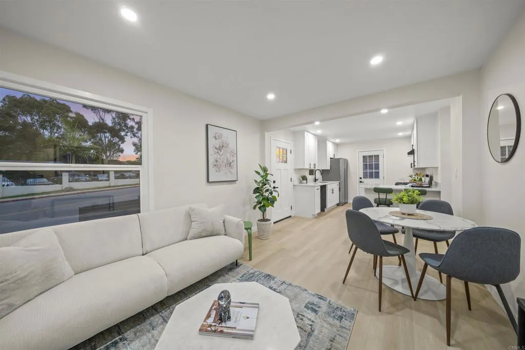 https://cdn.realtyfeed.com/cdn/127/306471211/1446c8a43d6be8f91bc1e4cd193798a1.webp
