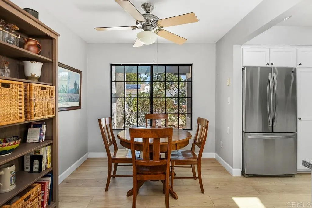 https://cdn.realtyfeed.com/cdn/127/306471321/2ba3e6bc5c6c4ff776fa7634afc8ac22.webp