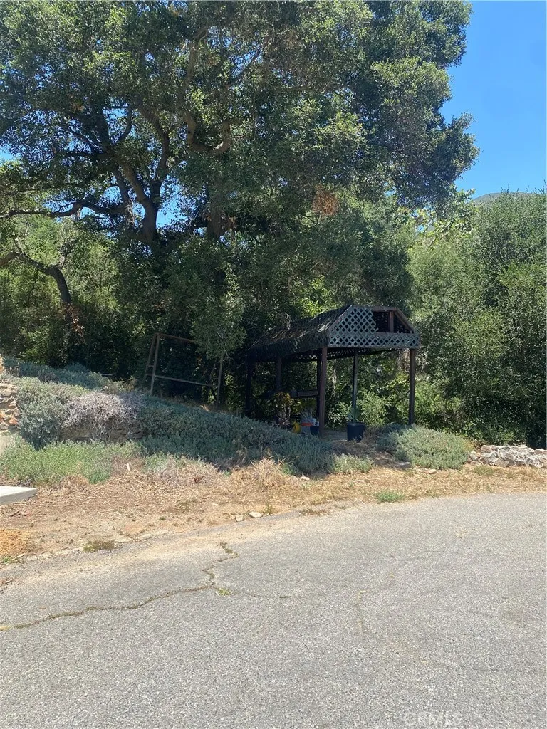 https://cdn.realtyfeed.com/cdn/127/306471577/c5c6b373afca3aeea9efd9a44a2d1c27.webp