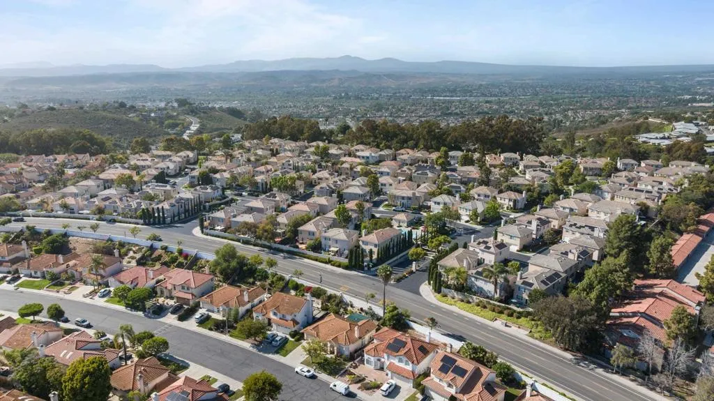 https://cdn.realtyfeed.com/cdn/127/306471633/7fa84421afb4e3e59daa9cc675c69502.webp