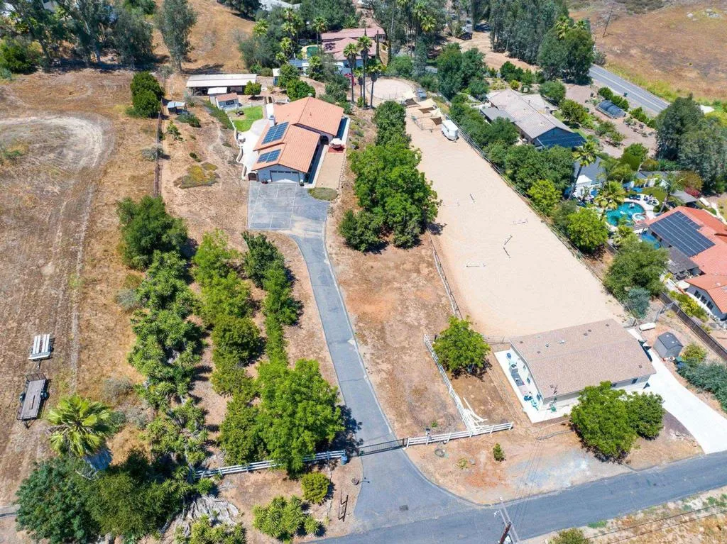 https://cdn.realtyfeed.com/cdn/127/306471713/4595e202b8162097fa2c2b2d03843159.webp