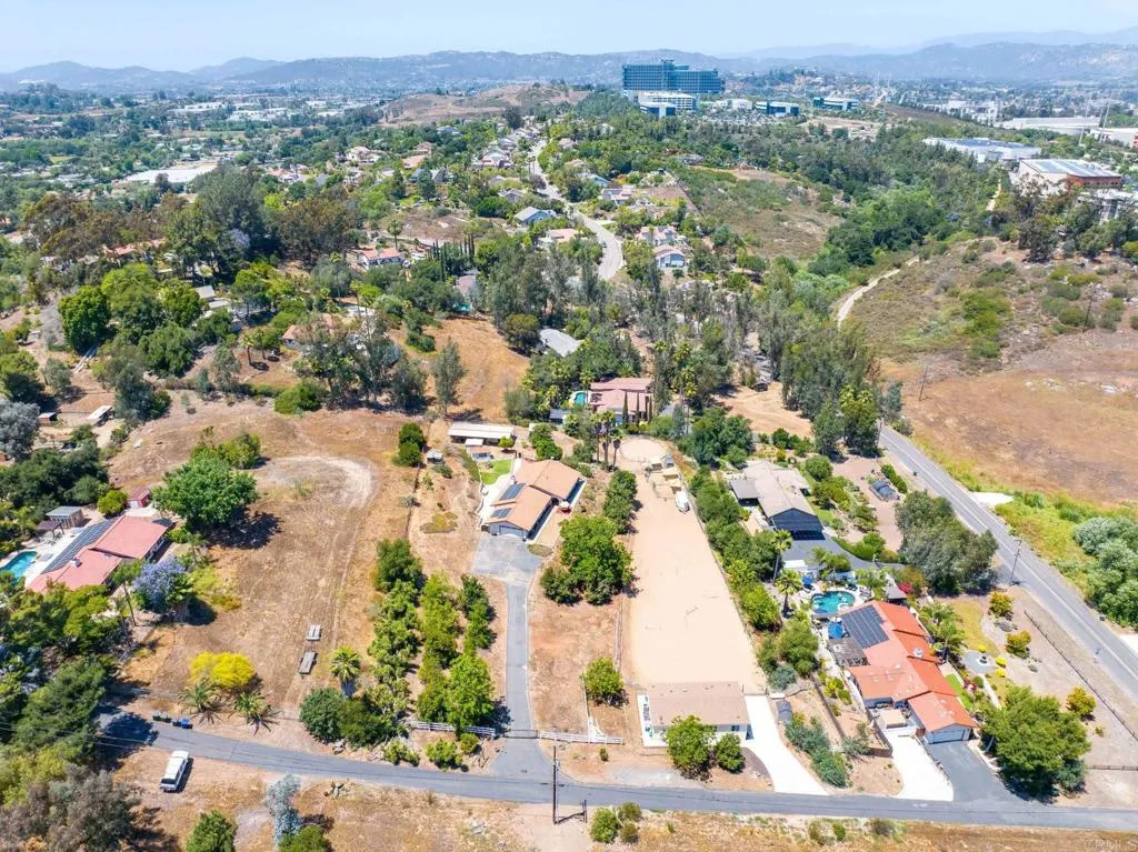 https://cdn.realtyfeed.com/cdn/127/306471713/89da8d7d4f8c0fcfbb5d3d3536231e0f.webp