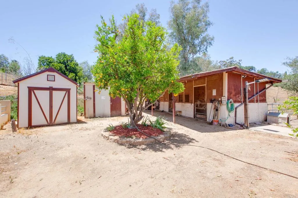 https://cdn.realtyfeed.com/cdn/127/306471713/8cb3d874f806a956b9edcb8e27b568fa.webp