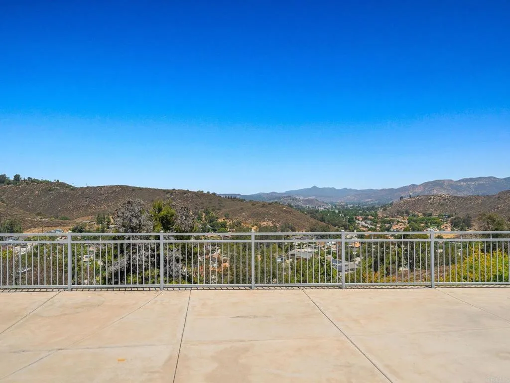 https://cdn.realtyfeed.com/cdn/127/306471746/11e05e228335cf382881f2ef9761b34d.webp