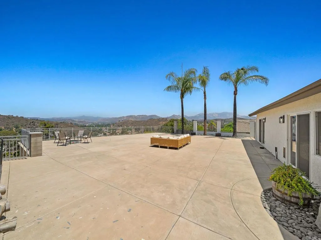 https://cdn.realtyfeed.com/cdn/127/306471746/881eb84134434e3a0ec2879b3d2f5efb.webp
