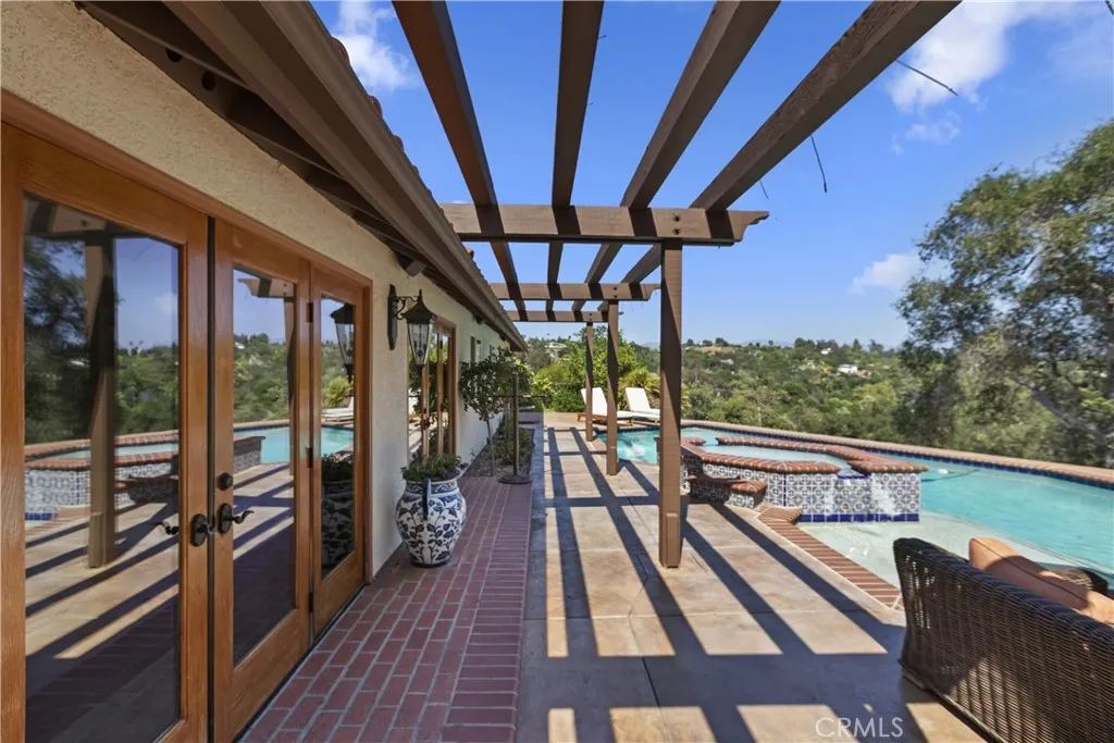 https://cdn.realtyfeed.com/cdn/127/306471818/39fe70d2dbce273a5e6ce70f2ae66b06.webp
