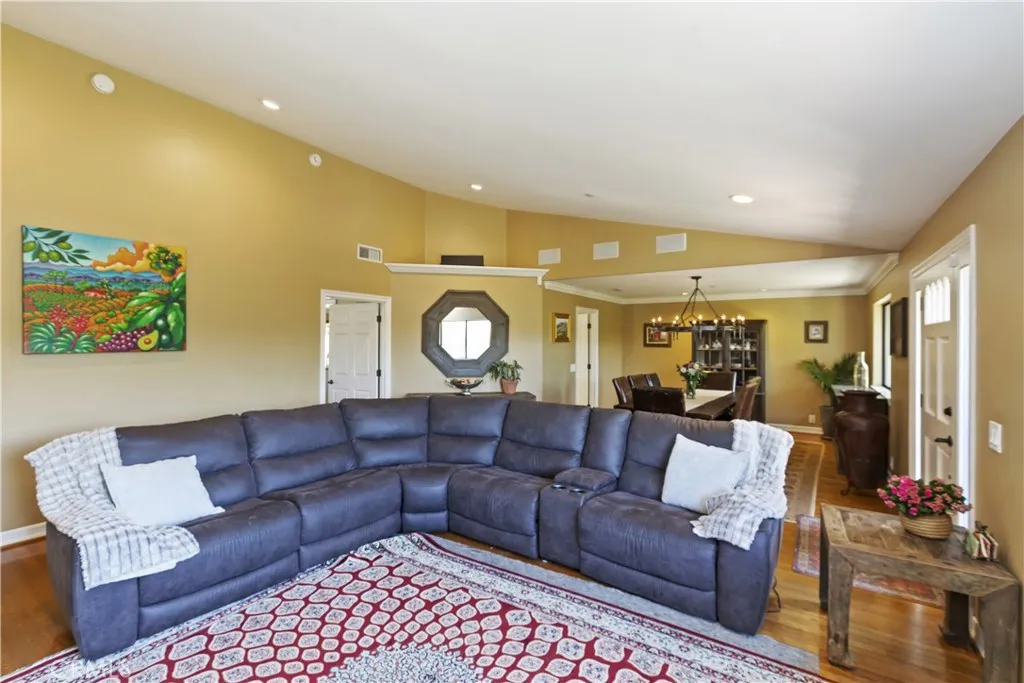 https://cdn.realtyfeed.com/cdn/127/306471818/5c9d0c668a5bfc317f46ea9e0a2b84f4.webp
