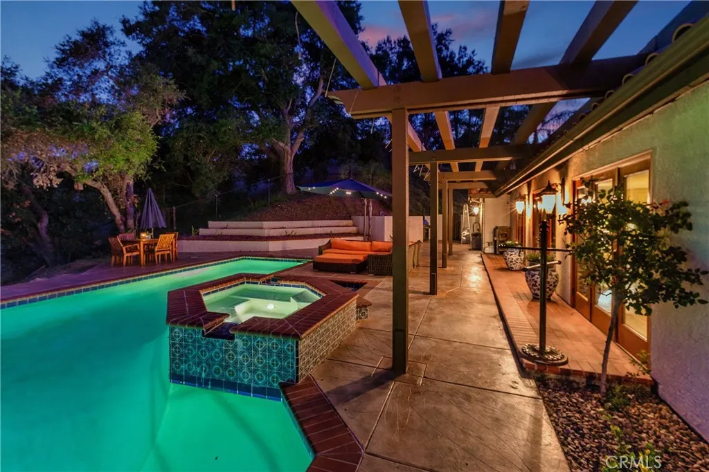 https://cdn.realtyfeed.com/cdn/127/306471818/62c6beed74ca0adf3ba0e672ddd40cd3.webp