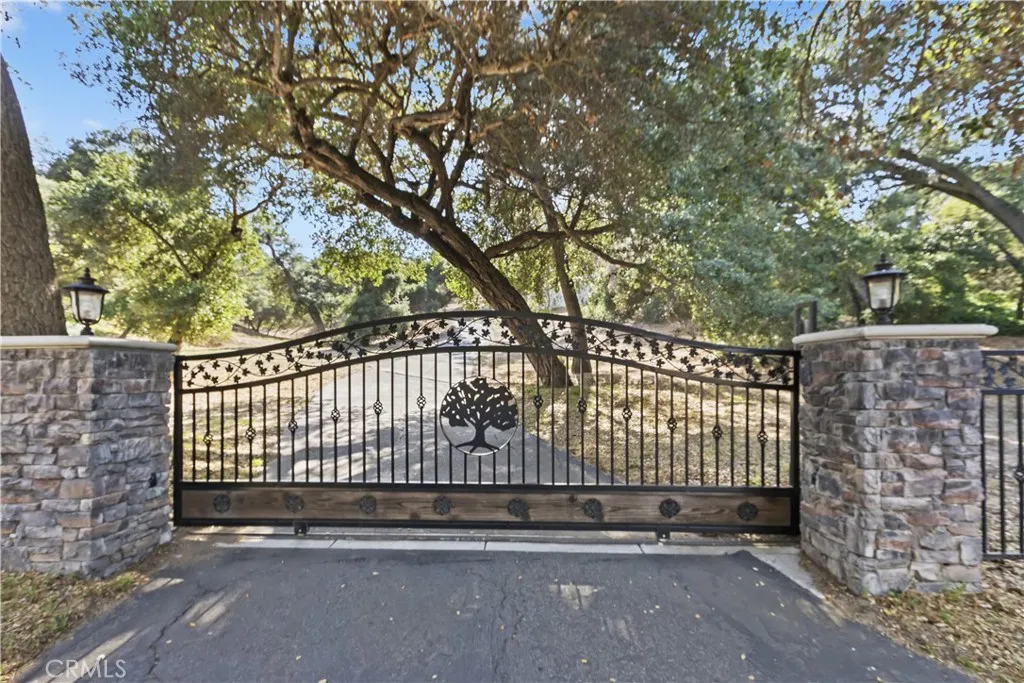 https://cdn.realtyfeed.com/cdn/127/306471818/6455aa1ba4a8036f2397efe79a3c8173.webp