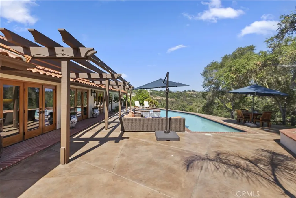 https://cdn.realtyfeed.com/cdn/127/306471818/8df3319beb6e4fe5f594cf778cf00874.webp