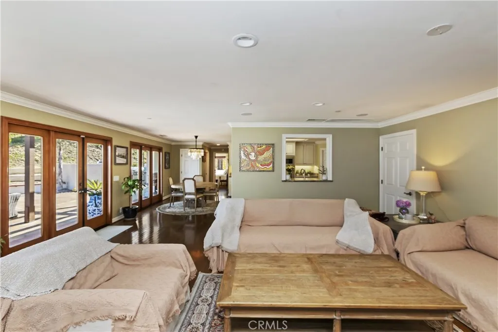 https://cdn.realtyfeed.com/cdn/127/306471818/9b3da5db7fe9bdbbc1b63ea2ae4e732b.webp