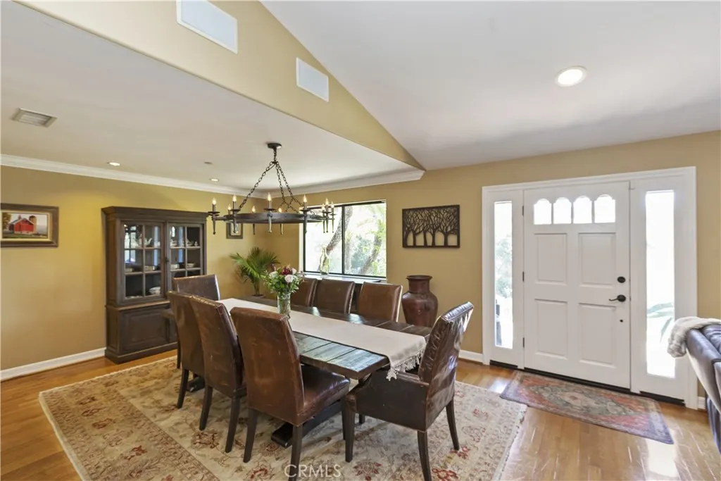 https://cdn.realtyfeed.com/cdn/127/306471818/c9db8155bdb978d5348618f8aa9a008f.webp