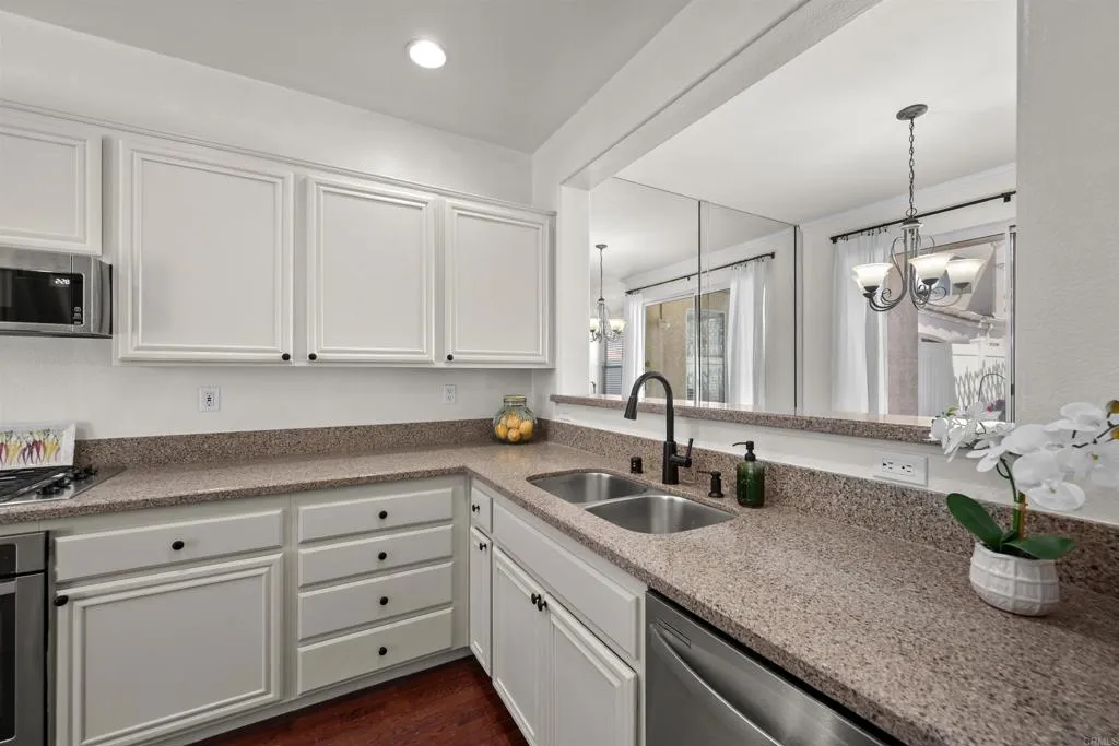 https://cdn.realtyfeed.com/cdn/127/306471828/a9b6e81bc98e6c36dc02b2e4f4d64b8f.webp