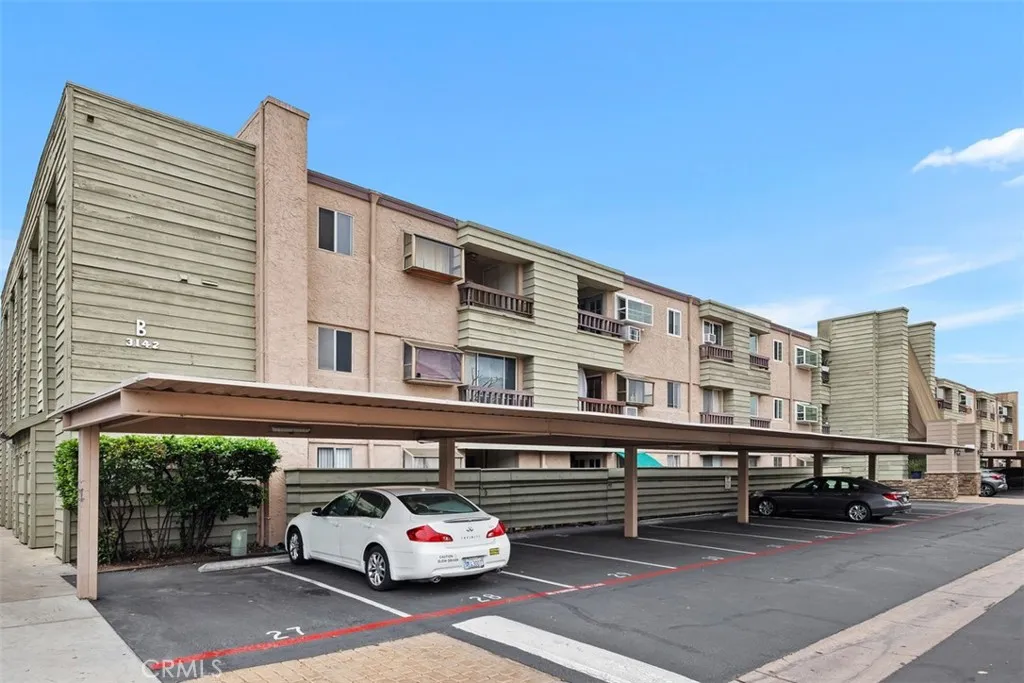 https://cdn.realtyfeed.com/cdn/127/306471887/b92d8f44c0e56db195d1824993e8d567.webp