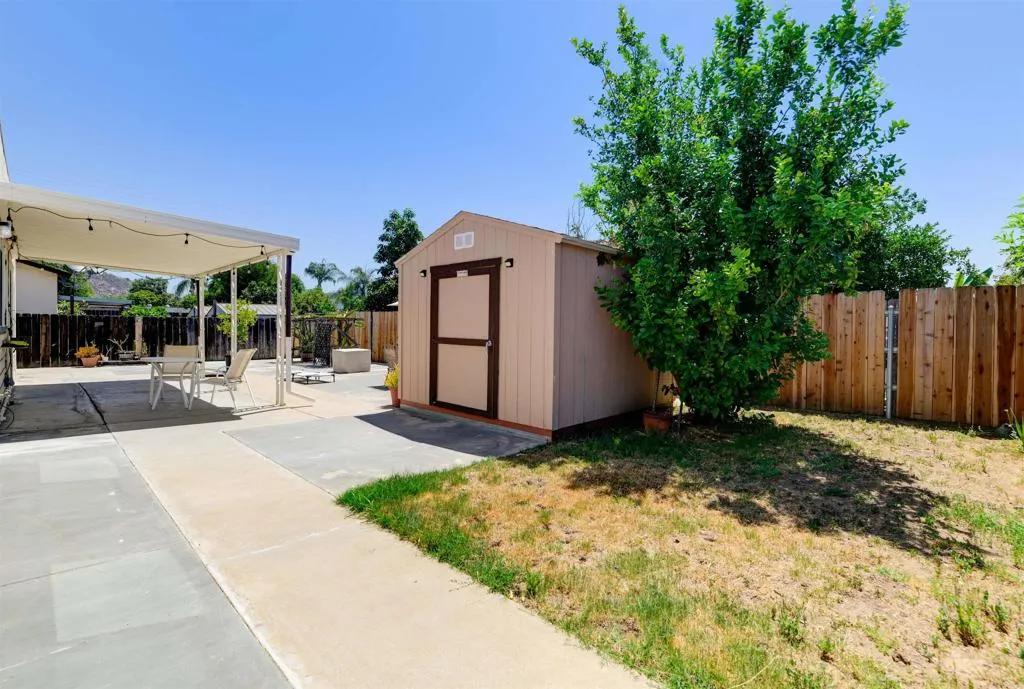 https://cdn.realtyfeed.com/cdn/127/306471986/503bac5addb56efb62c85c146eb7eae3.webp