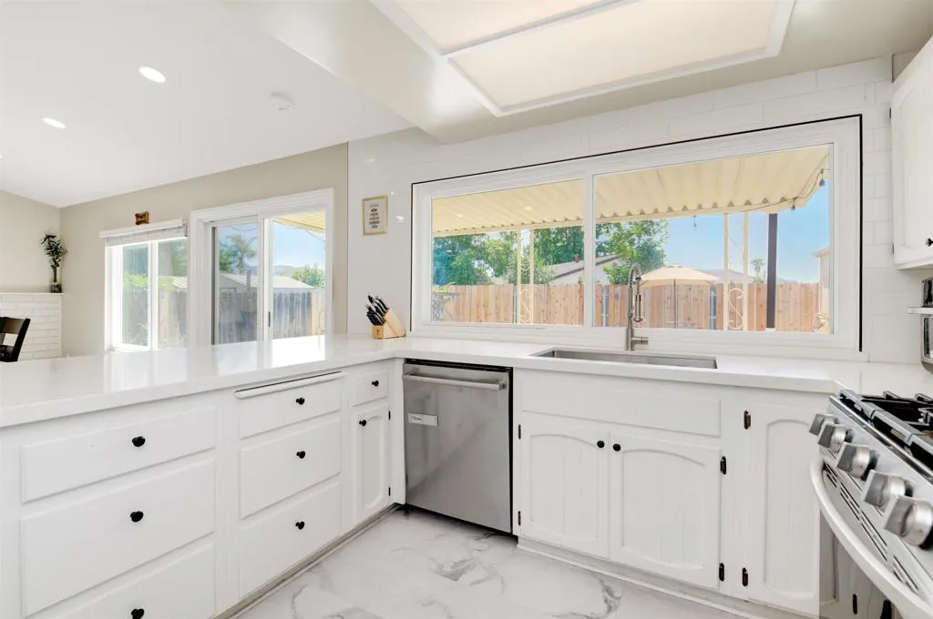 https://cdn.realtyfeed.com/cdn/127/306471986/d38e9c21649d6953ffcbb1d2bb580338.webp